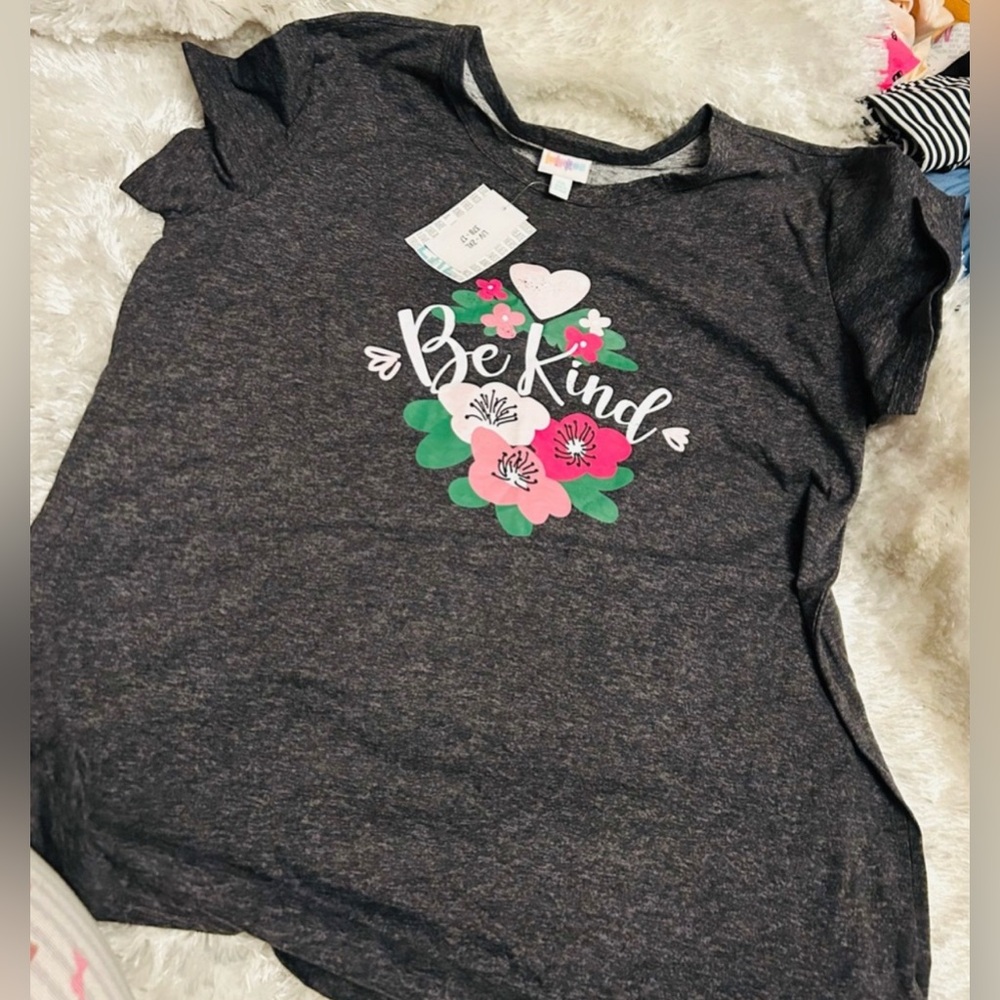 LuLaRoe Liv.  NWT.  Size 2XL.  “Be Kind” Super adorable! Great colors!